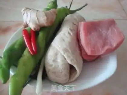 Make stir-fried shredded pork with gluten step 0