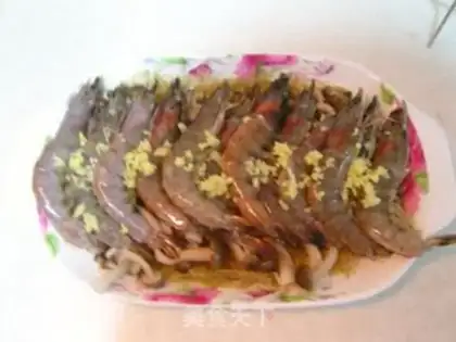 Make Steamed prawns with garlic shark