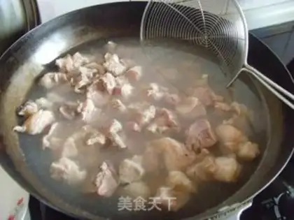 Make Stewed beef brisket with sour bamboo shoots step 1