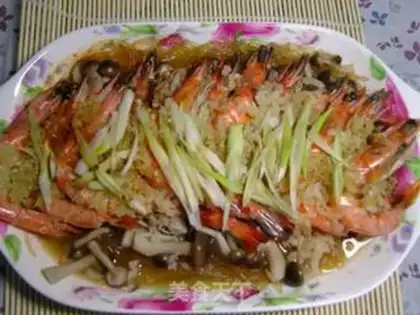 Make Steamed prawns with garlic shark