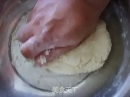 Make handmade noodles step 1