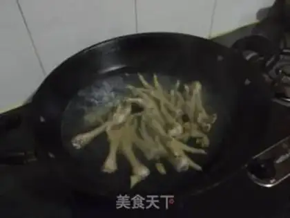 Make Private secret onion chicken feet step 1