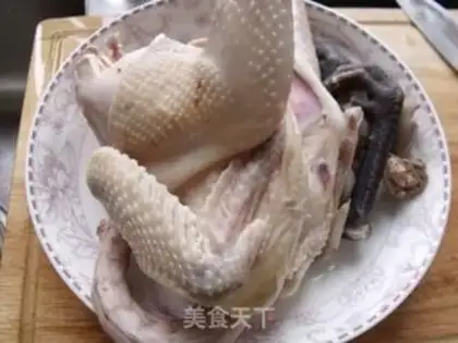 Make Shred chicken with chives step 0