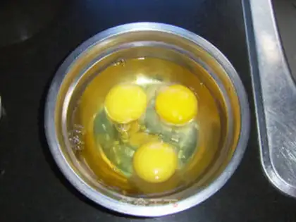 Make egg fried rice step 1