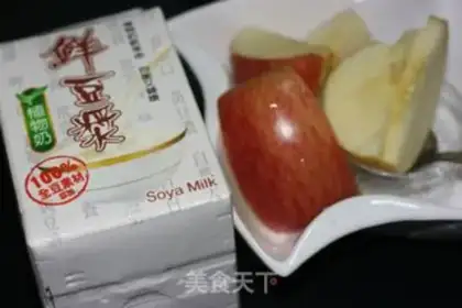 Make Fresh soy milk and apple juice step 0