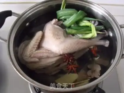 Make Shred chicken with chives step 2