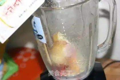 Make Fresh soy milk and apple juice step 1