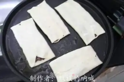 Make Hot noodle bean paste cake step 6