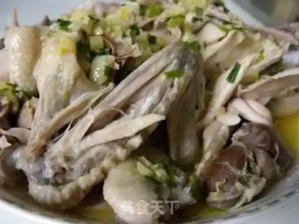 Make Shred chicken with chives step 4