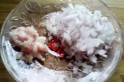 Make Scallion Fragrant Leaf Bag step 1