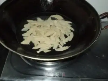 Make stir-fried gluten with bitter gourd step 2