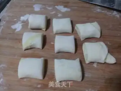 Make Pocket rolls with pepper oil step 3