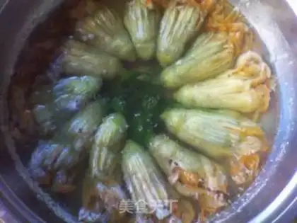 Make Stuffed melon flowers step 4