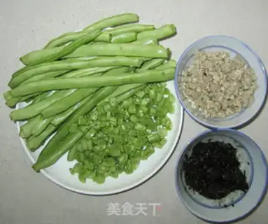 Make Green beans, minced pork, and olive vegetables step 0