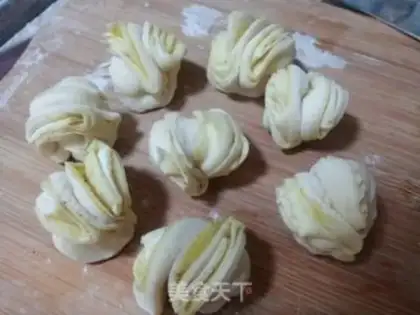 Make Pocket rolls with pepper oil step 5