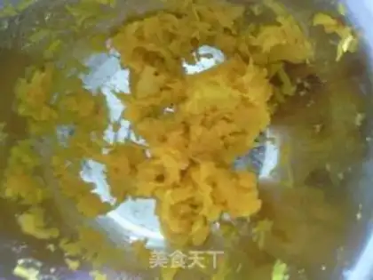 Make Pumpkin steamed buns step 1