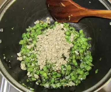 Make Green beans, minced pork, and olive vegetables step 5