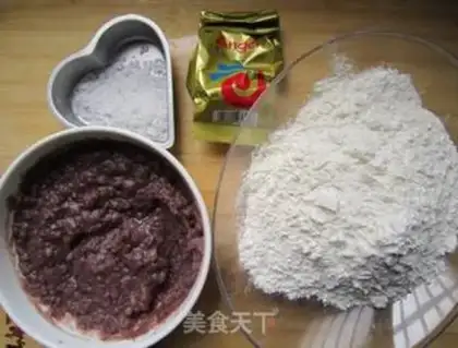 Make Panda bean paste bun step 0