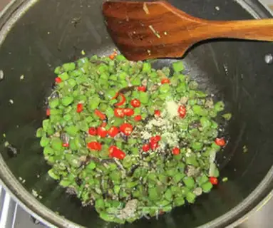 Make Green beans, minced pork, and olive vegetables step 6