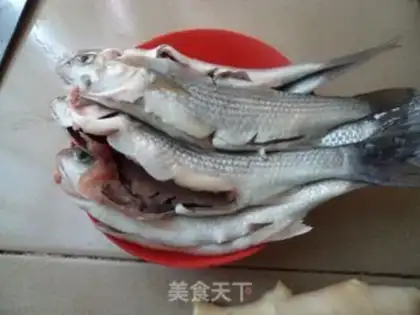 Make braised white fish in salt water step 2