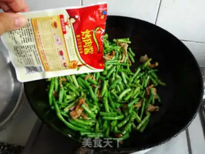 Make stir-fried tender beans in sauce step 5