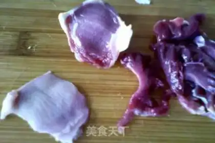 Make stir-fried duck with three shredded silk step 1