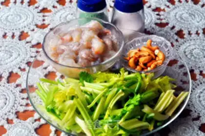 Make shrimp with cashew nuts step 0