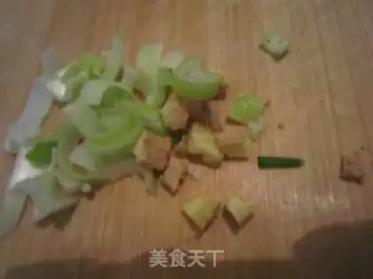 Make chives scrambled eggs step 2