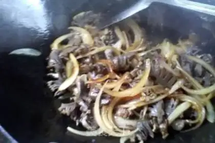 Make stir-fried duck with three shredded silk step 4