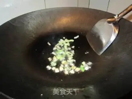 Make chives scrambled eggs step 5