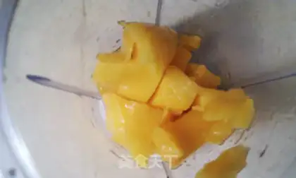 Make mango smoothie step 5