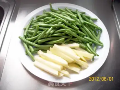 Make Roasted potato and sword beans step 0