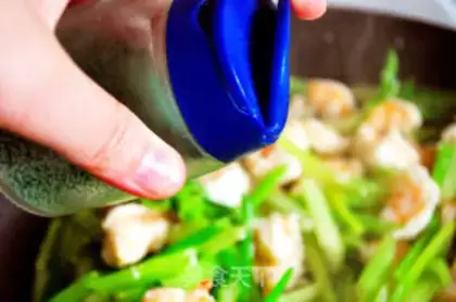 Make shrimp with cashew nuts step 5