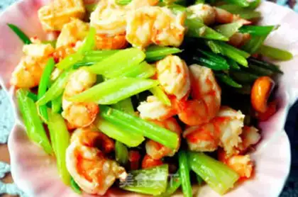 Make shrimp with cashew nuts step 7