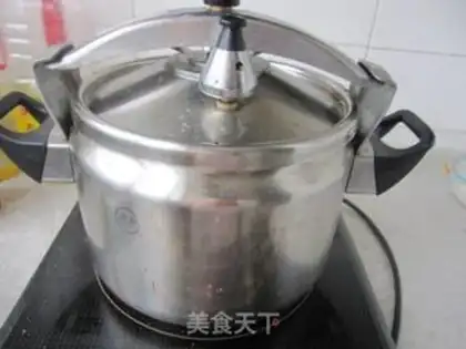 Make stir-fried pork heart with green pepper step 4