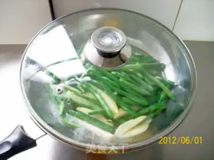 Make Roasted potato and sword beans step 3