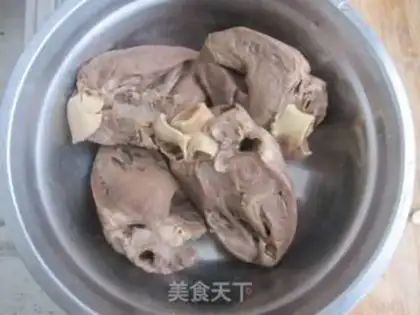 Make stir-fried pork heart with green pepper step 5