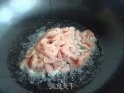 Make stir-fried shredded pork with green beans step 3