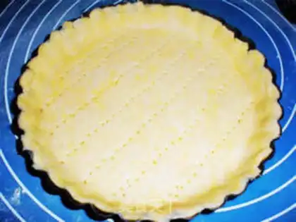 Make Sweet cherry pie step 3