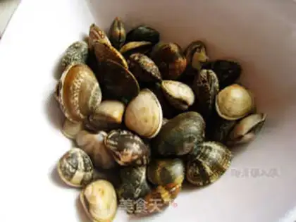 Make Steamed eggs with clams step 1