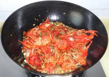 Make spicy crayfish step 7