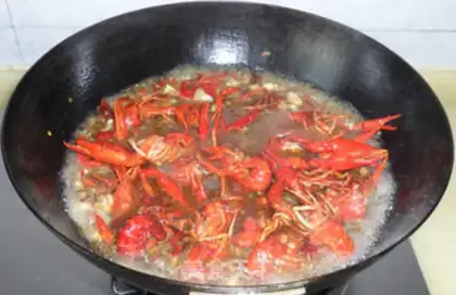 Make spicy crayfish step 8