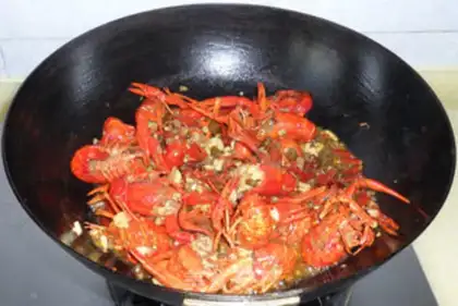 Make spicy crayfish step 9