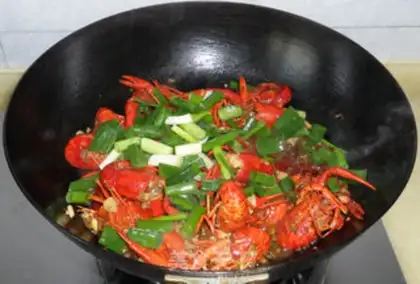 Make spicy crayfish step 10