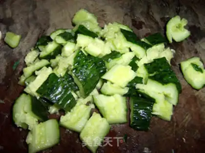 Make Fritters patting cucumbers step 1