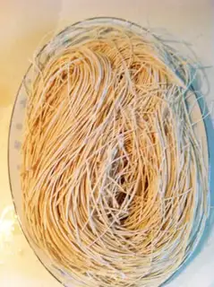 Make ginger egg rope noodles step 2