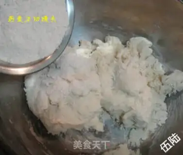 Make Cutting steamed buns with oatmeal knife step 3