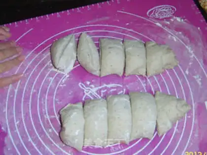 Make Black soybean milk steamed buns step 6