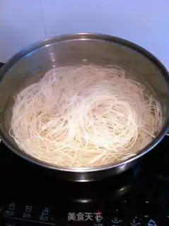 Make ginger egg rope noodles step 8