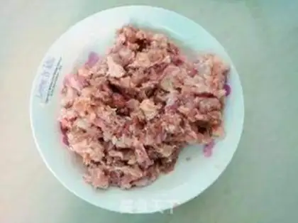 Make stir-fried pork with pickled cabbage step 1